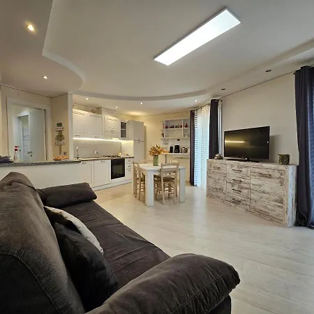 La Rosa Del * סטרסה